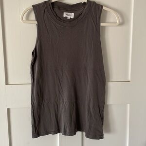 Mate the Label Tank with Distressed Collar